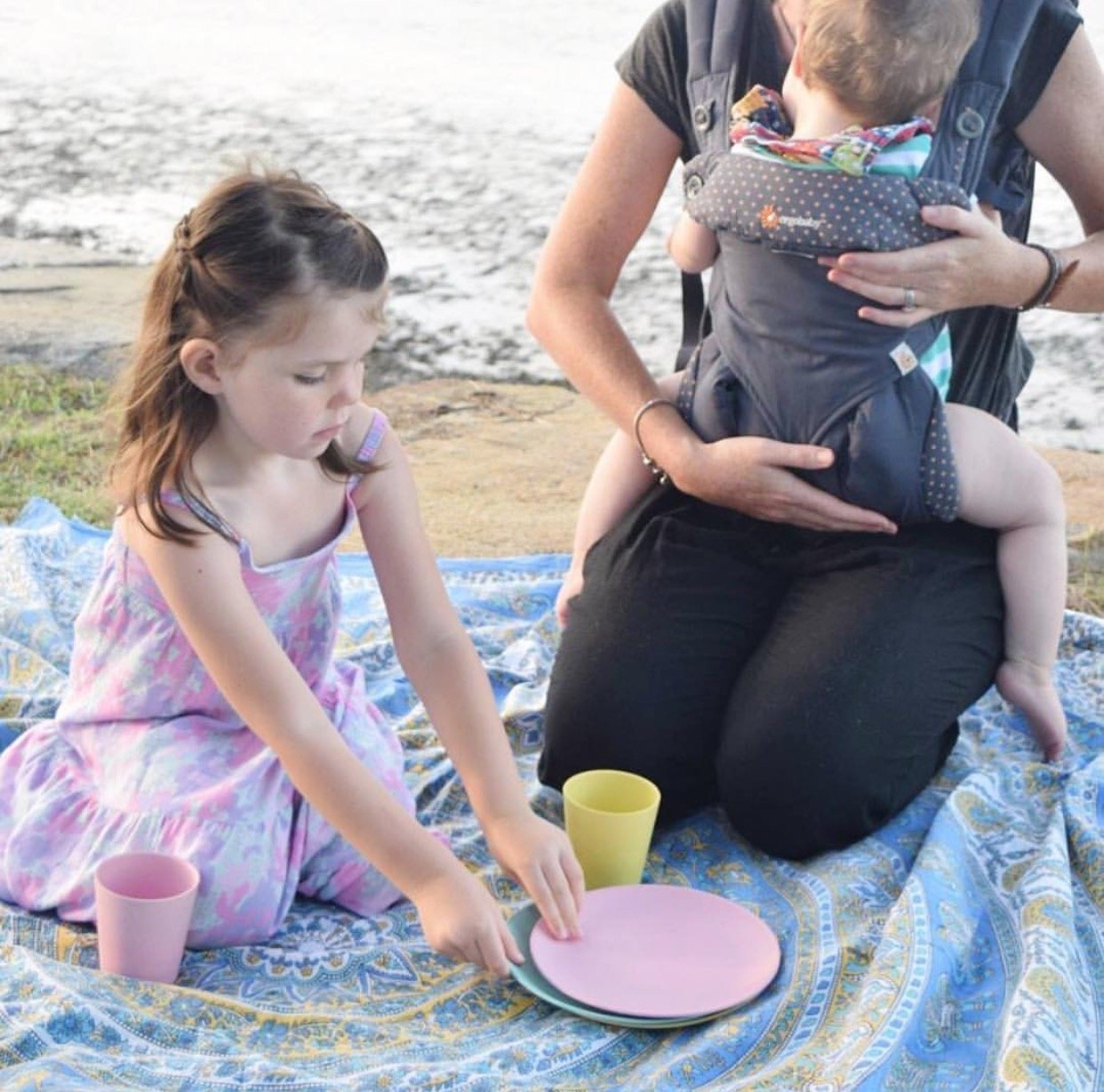Boboboo’s Best Picnic Tips Complete With Bamboo Dinnerware Sets