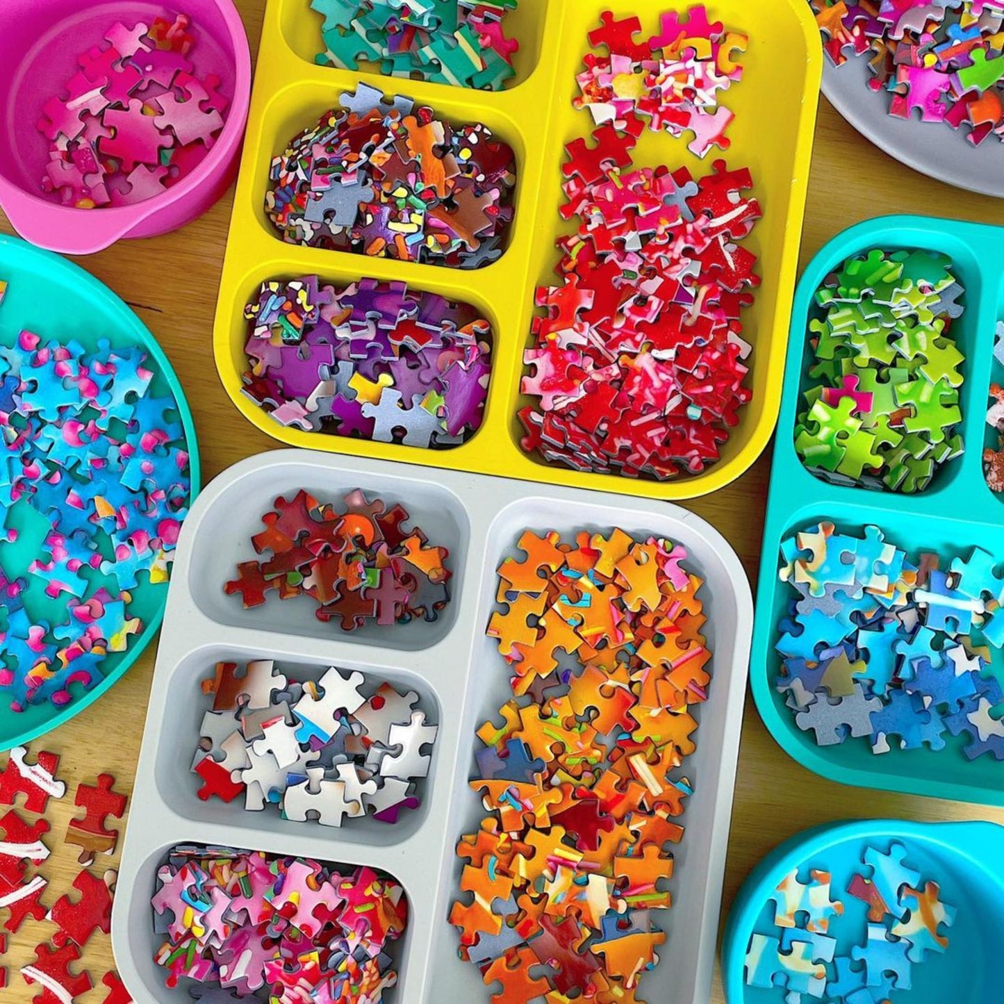 bobo&boo plant-based dishes in multiple colourful dishes holding puzzle pieces