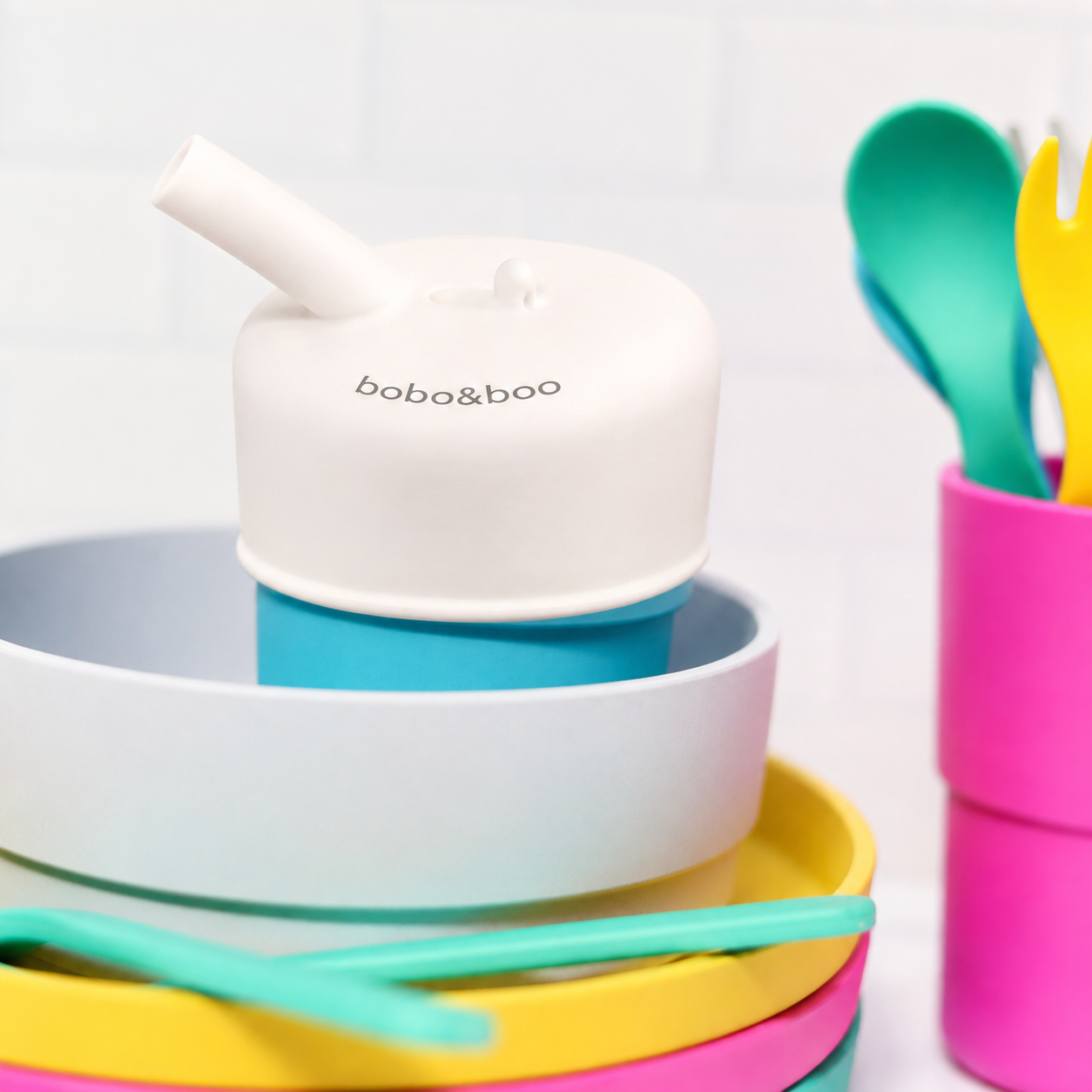 Universal Silicone Cup Lid - Sip & Straw (White)