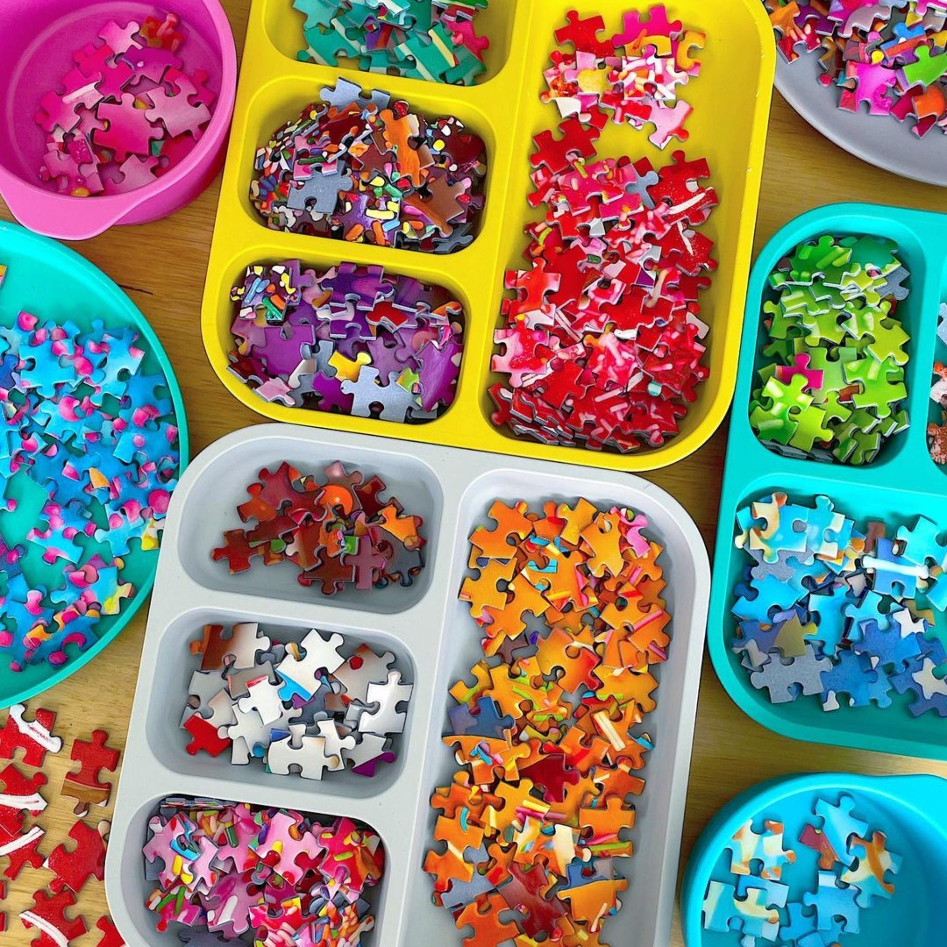 bobo&boo plant-based dishes in multiple colourful dishes holding puzzle pieces