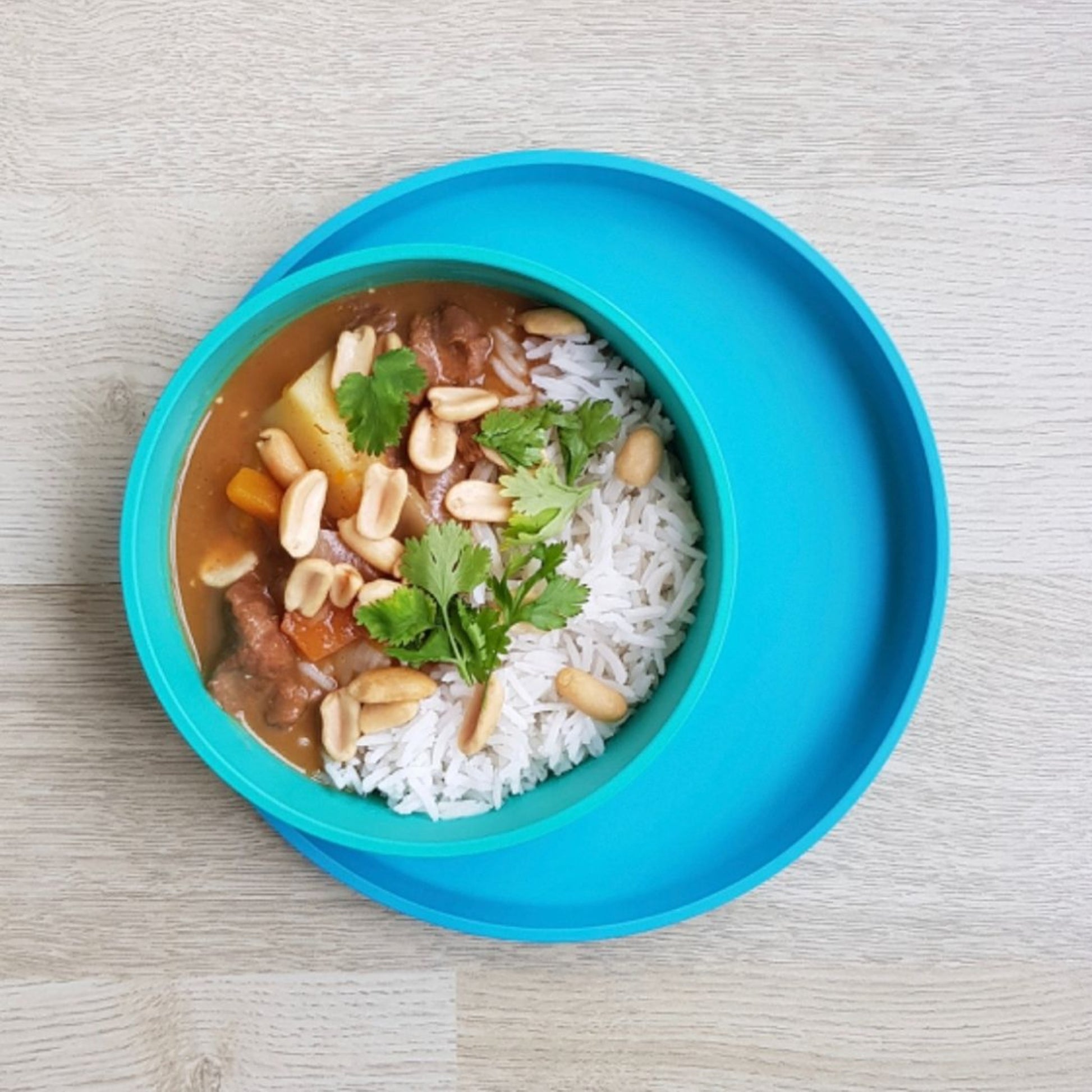 Bamboo bowl with rice 